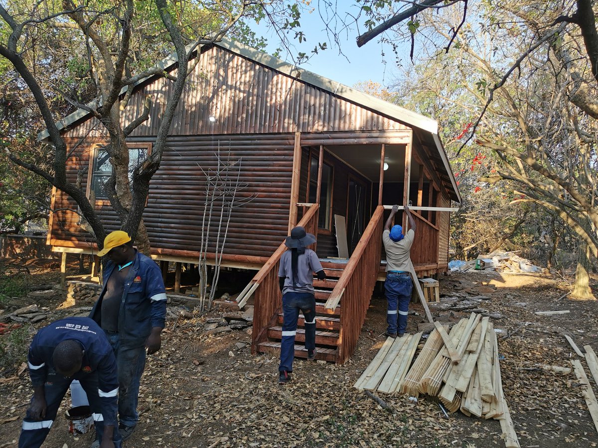 Zandile25701023's tweet photo. Still looking for clients who want to build wendy houses,log cabins ,decking 🙏.. please kindly retweet my next clients could be on your TL🙏🙏
#GirlTalkZA #RIPKiernan #djzinhle #AneleTembe #jhopeINTHEBOX #TaxiDriver2 #bonang #RIPakaworldwide #RIPAKA https://t.co/QILxP4BHyC