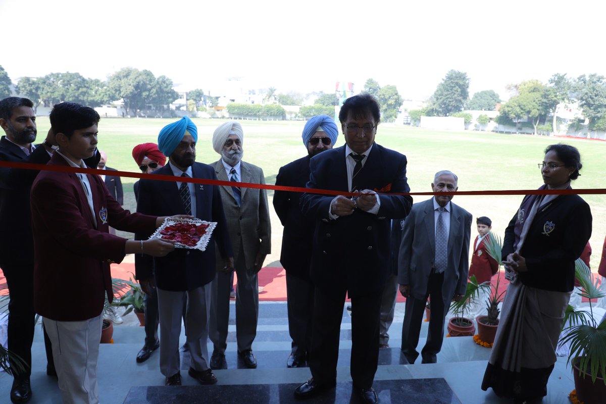 yps_patiala's tweet photo. CRICKET PAVILION INAUGURATED
The other addition to the YPS campus is the #CricketPavilion. The pavilion dedicated to Lala Amarnath, the #firstCaptain of the #IndianCricketteam, was inaugurated by former member of the Indian Cricket Team, Mr. #SurendraAmarnath.
#YPSPatiala https://t.co/9PRlzbqLU7