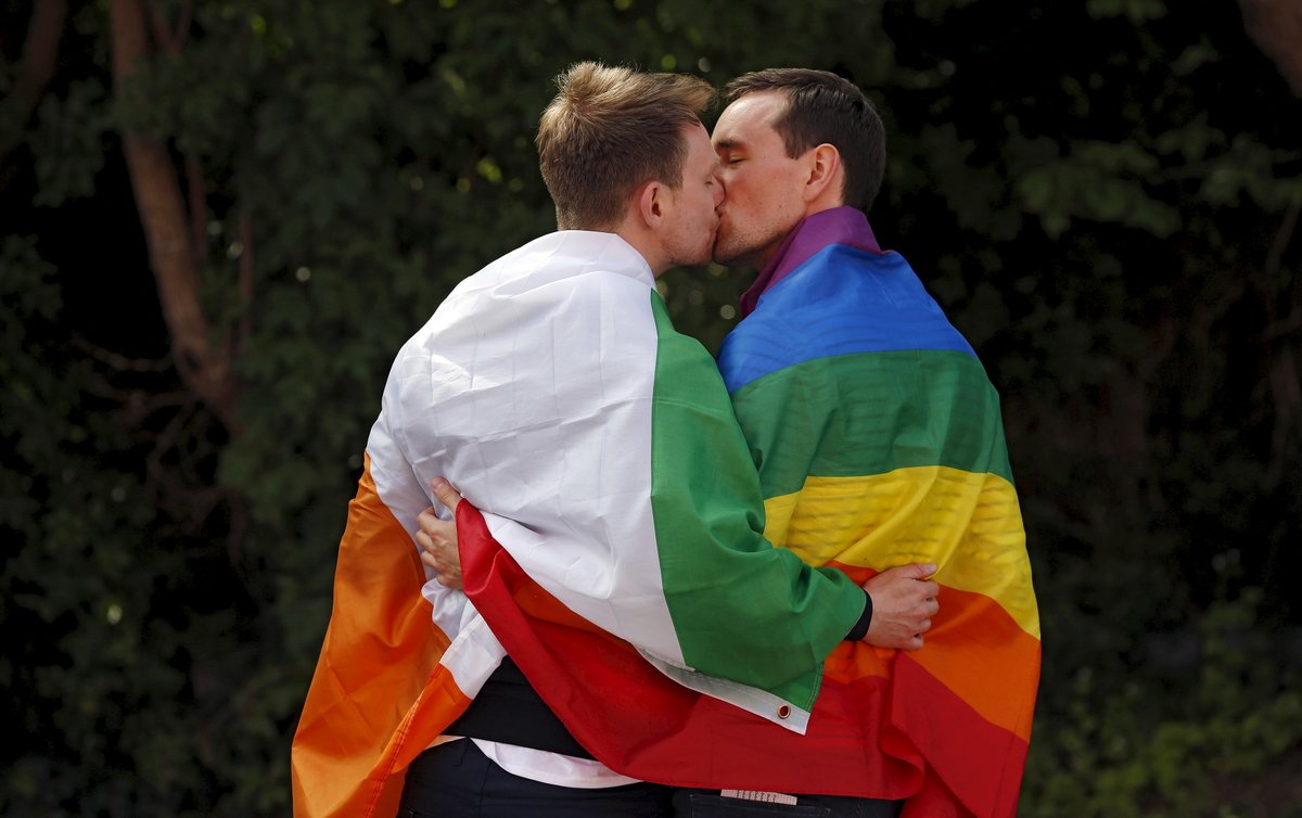 Openly's tweet photo. 🇮🇪 Ireland will introduce legislation to ban conversion therapy by the end of 2023, the Government has pledged.

🚨 A Trinity College report released today found that people as young as 12 had undergone electroshock treatment to "cure" their sexuality or gender identity. https://t.co/uGG36u13sl