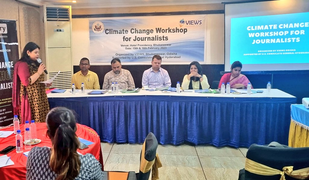 TazeenQureshy's tweet photo. Glimpses from the inaugural 'Climate Change Workshop for #journalists' organised by VIEWS &amp; @USAndHyderabad in #Bhubaneswar. 

We were joined by some of the best speakers &amp; resource persons working in the field. 

The workshops will be held in #Odisha, #AndhraPradesh &amp; #Telangana https://t.co/0KzODTTiKq