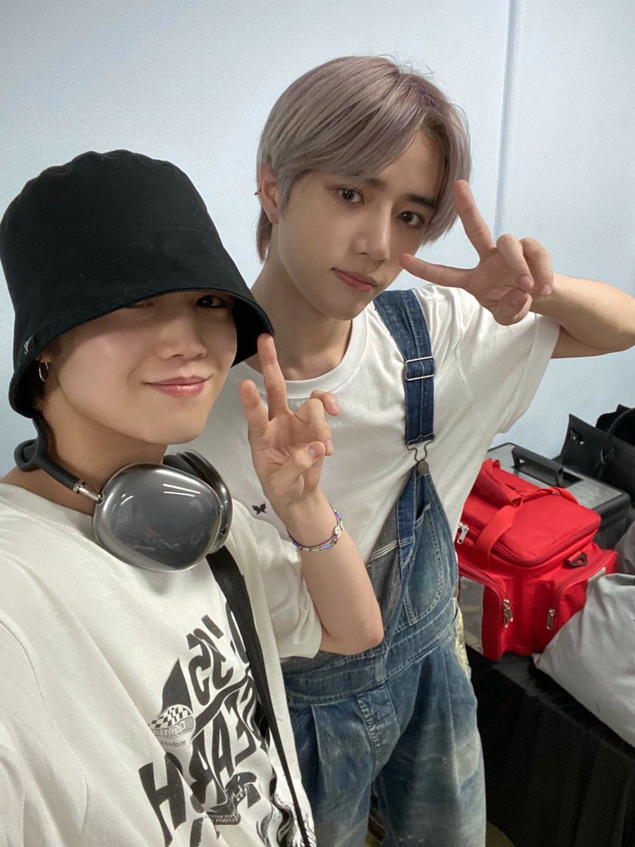 CTXTBR's tweet photo. 📰 O Eunho, do YOUNITE, mencionou o #BEOMGYU no Universe! 

EH: Ah, sim, o vídeo da ligação com Beomgyu foi postado
EH: Kkkkkkkkk, eu não sabia
EH: Tipo, eu não sabia que era para um vídeo, mas eu estava tipo "Por que ele está assim?"
EH: Ouvir barulhos ao seu redor me fez (+) https://t.co/EtLUNzXGr1
