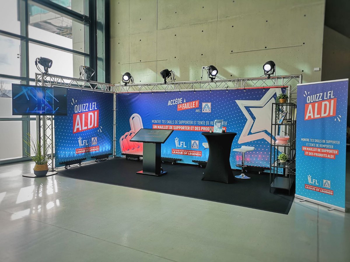 ping_agency's tweet photo. Une ambiance incroyable à la Seine Musicale hier dans le cadre du #LFLCICDay ! 😀

Et une belle collaboration avec @SEVEN_by_YF dans le cadre de la création et du déploiement d'un stand partenaire ! https://t.co/F8unskECg6