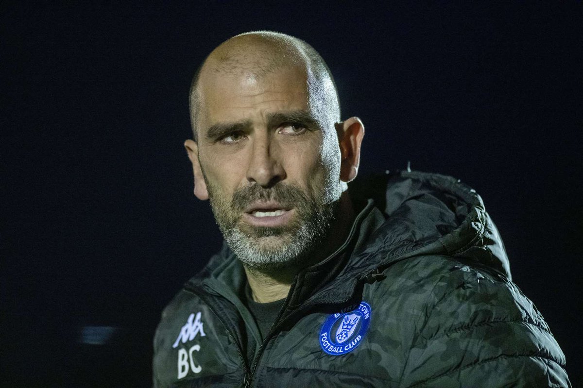 LutonTownExile tweet media