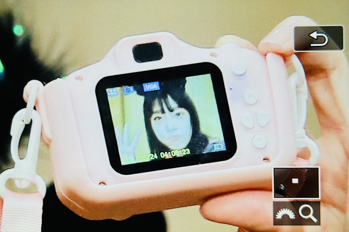 챰 tweet media