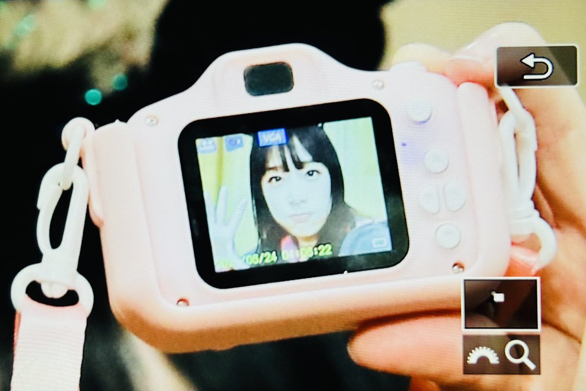 챰 tweet media