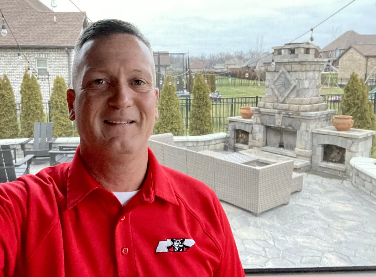 MGWaltLord's tweet photo. Rise and shine, #Stacheville…you know what day it is!
#GovNation wears red today…where is yours?
#SeeRedFriday | #SeeRed! | #LetsGoPeay! https://t.co/995bFHv5l5