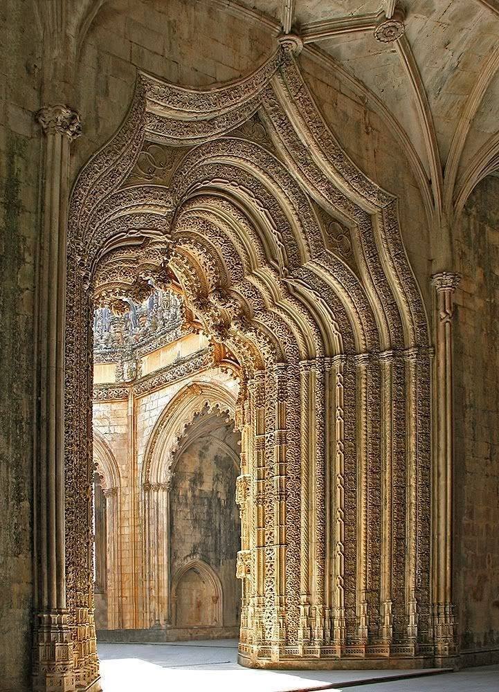 ABeautifulCult1's tweet image. Battle Monastery, Portugal 🇵🇹
Architects Alfonso Domingues and Mateus Fernandes
Construction 1386 - 1517