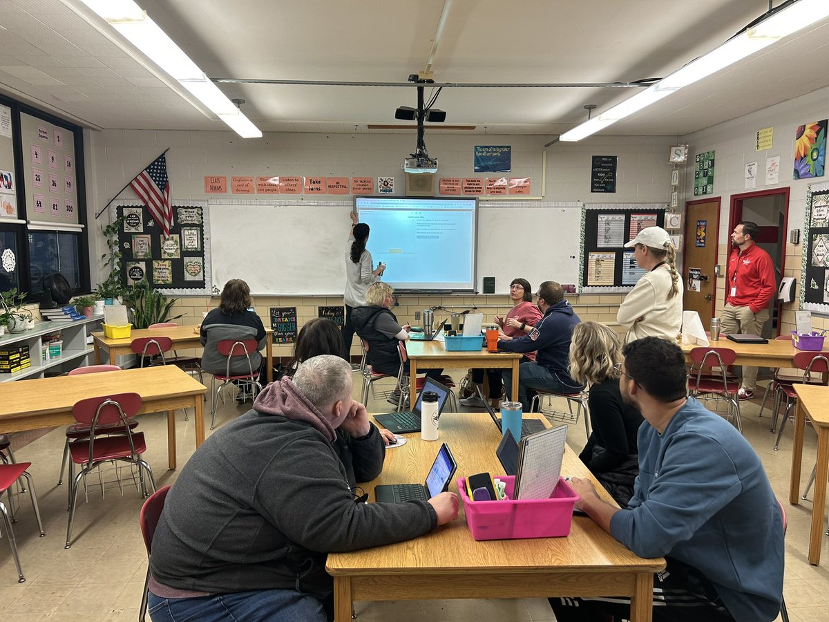 Curriculum_TCS's tweet photo. THS Math Department teachers demonstrate Desmos math tools to our 6-8 math staff and intervention specialists. Nice teamwork and collaboration to increase student learning.
6-12 TEAM MATH. https://t.co/bFtwW5vin9