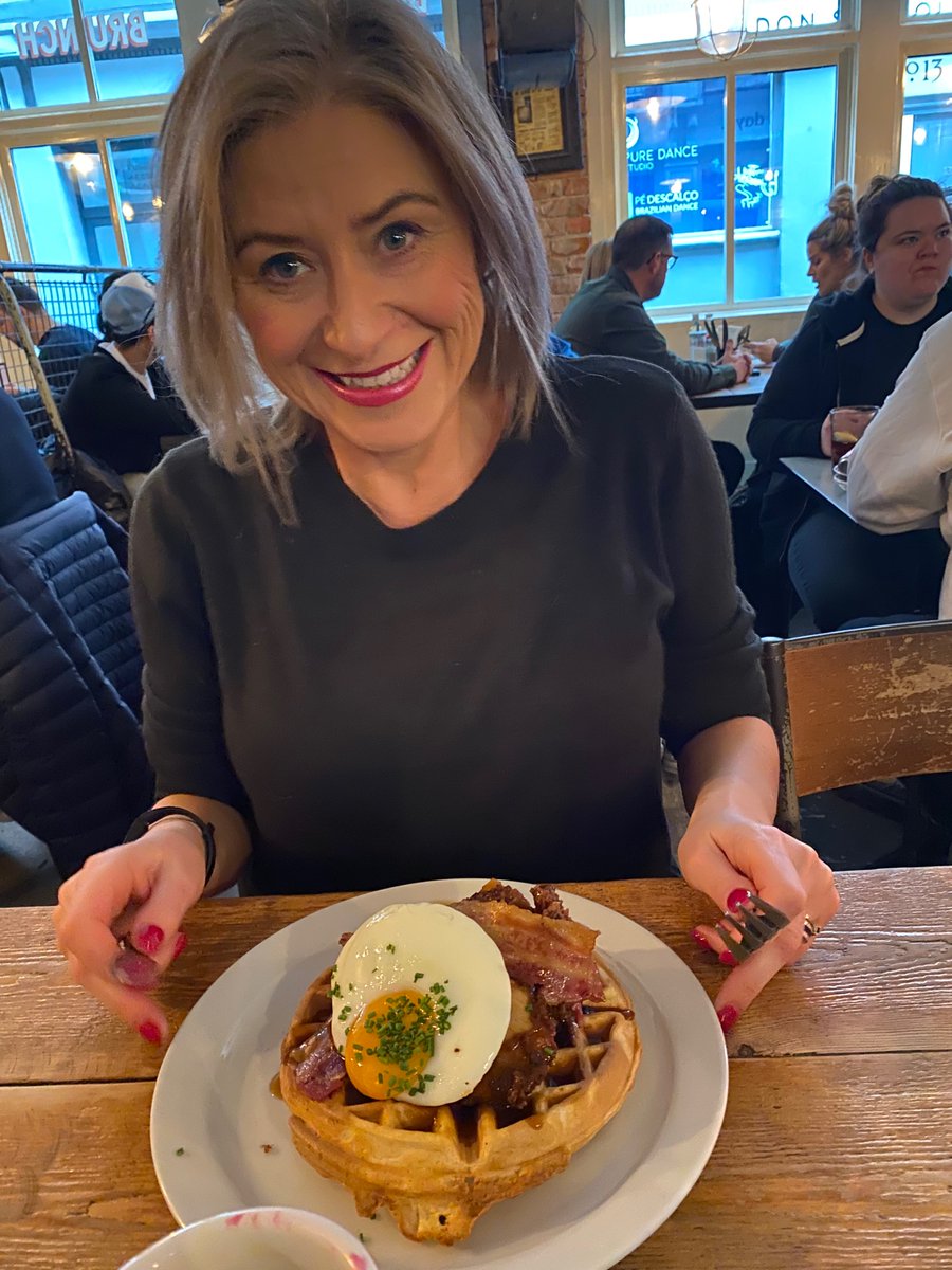 Totally lost the run of meself. Fried chicken, bacon, waffles and gravy….for breakfast. Not sure my excuse that it’s our Anniversary Stephen’s Day is quite gonna cut it.