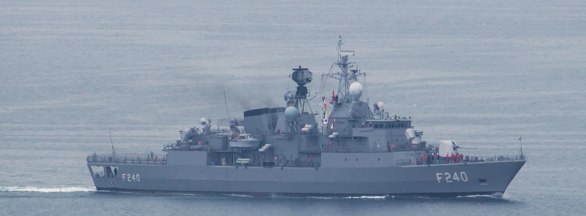 volkancordan's tweet photo. #TurkishNavy #MEKO Class #F240 TCG YAVUZ #frigate & #KilicClass #patrolboat #P332 TCG MIZRAK on way back to #NavalBase at #Gölcük https://t.co/GFKZ1ZO9uP
