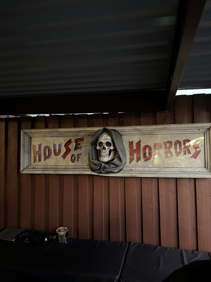 JasonYau7's tweet photo. Eerie vibes at the @hauntedmuseum  some really interesting stories and artefacts in here, highly recommend the tour 👻 now I’m addicted to Ghost Adventures 😂 @Zak_Bagans https://t.co/2axDoMd2zD
