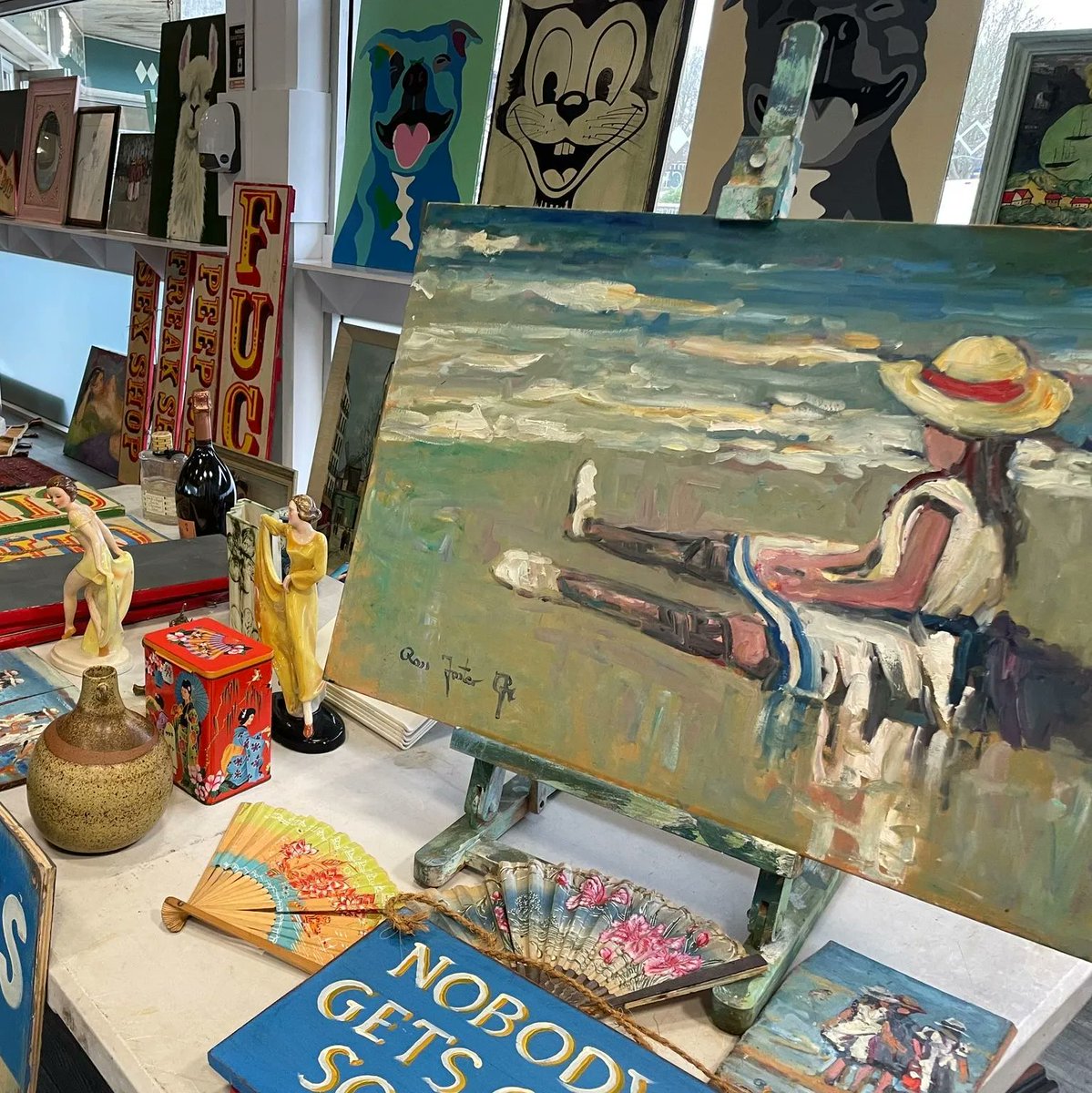 <a href="/SandownAntiques/">Sandown Antiques Home & Interiors Market</a> Enjoy a fabulous day of antiques and collectables at Sandown Antiques Market this Sunday! This popular market offers a wide range of vintage and antique items, including furniture, jewellery, clothing, pottery, glassware, and more. #AntiquesMarket