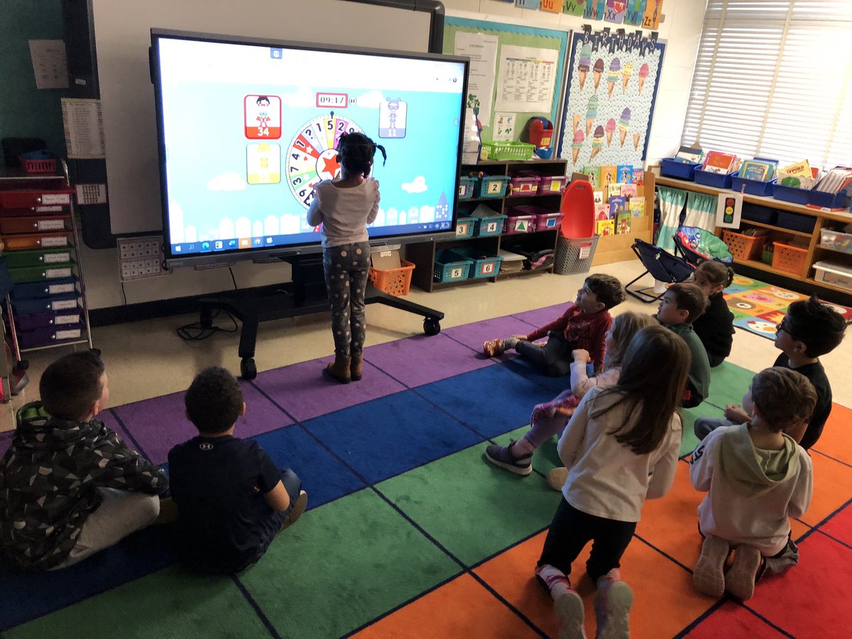 MrsGeorge_GES's tweet photo. Our class was thankful @MsVoorhees_GES found this cvc game for us. They were begging to play again! My favorite part was watching students check answers w/ their team prior to clicking the answer. They also helped teammates by teaching them to finger stretch to get answers. https://t.co/mzwTQfIUav