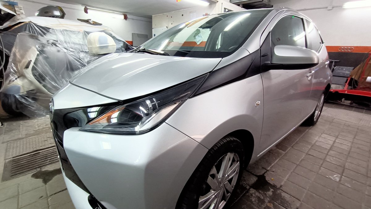 aiko_motor's tweet photo. ¡Así fue el trabajo del #Toyota #Aygo !✌️
✅ #Reparación y #pintura del #paragolpes delantero, puertas y aletas traseras y pintura plata del paragolpes trasero
✅ Aleta delantera izquierda nueva
#toyotaaygo #chapaypintura #coches #talleres #tallerchapaypintura #madrid #toyotalife https://t.co/5lfOYWOpWE