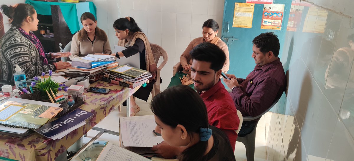 HwcModel's tweet photo. As part of our initiatives to promote peer learning, The CHOs of 4 HWCs visited the Atmanirbhar Model Centre Ghinochi of Chhatarpur, where they learnt &amp; observed the various aspects of record keeping, IEC display, drug shelf &amp; maintaining the ANC, PNC rooms done by the Peer CHO. https://t.co/FdN50d8ynS