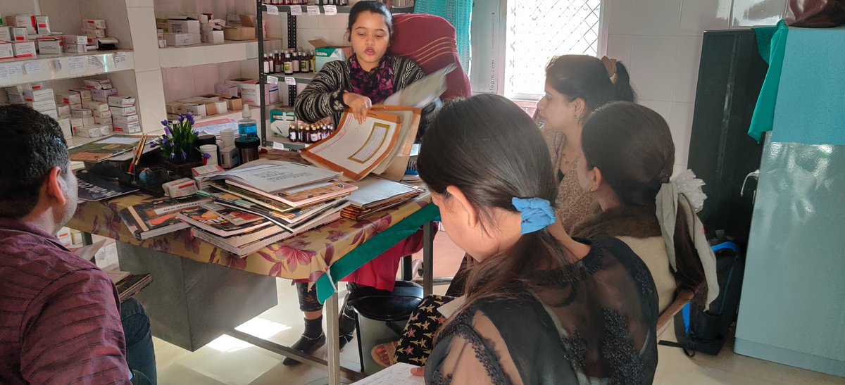 HwcModel's tweet photo. As part of our initiatives to promote peer learning, The CHOs of 4 HWCs visited the Atmanirbhar Model Centre Ghinochi of Chhatarpur, where they learnt &amp; observed the various aspects of record keeping, IEC display, drug shelf &amp; maintaining the ANC, PNC rooms done by the Peer CHO. https://t.co/FdN50d8ynS