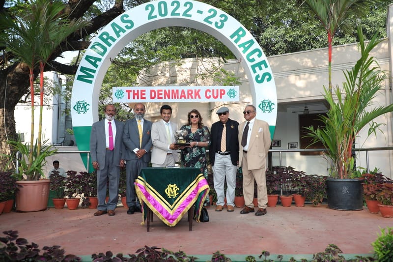 smita_bajoria's tweet photo. Sharing glimpses of the Denmark Cup Race at the Madras Race Club.
#indodanish #DenmarkCup #races #horserace https://t.co/vncIJeXr73