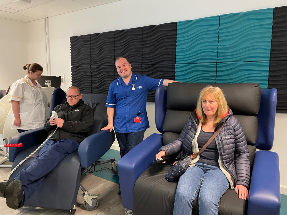 MedstromUK's tweet photo. We had a fantastic time at @LancsHospitals yesterday, supporting and training staff on the #MedstromSelect range of #bariatricequipment 🎓

It was great to have TVNs, OTs, Physios and general ward staff all showing such a passion for patient-centred care💙 https://t.co/aUG2Uof3MH https://t.co/XwszEwFtAP