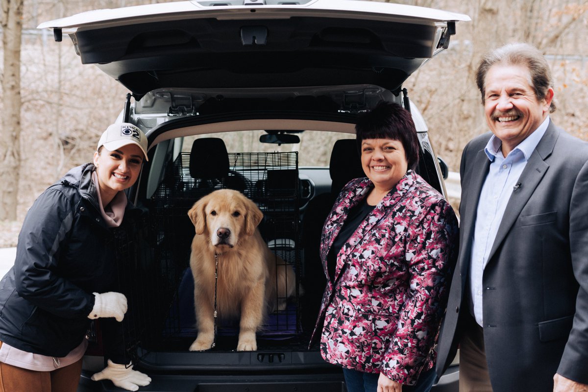 OurFordStore's tweet photo. Pls ReTweet: MEET DR. MIKE HUTCHINSON TODAY (Fri 2/17) at 11 am at #PghAutoShow Pet-safety exhibit thru grant from @Ford #BroncoWildFund. Get info about car travel for pets and camping with pets. @Thurbyjr @vdstaff58 @GoldretrieverUS Photo: Caleb Matthews/@ShultsFord https://t.co/EJcA6Fjtx2