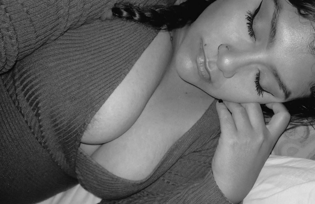 hotmamy83439624's tweet photo. #Mimida #BuenasNoches 🫡 https://t.co/w6i8VfxRH6