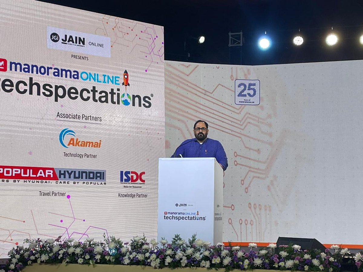 PIBTvpm's tweet image. &quot;നവീകരണവും വെല്ലുവിളികളും  ആധുനിക ലോകത്ത് സാധാരണമാണ്...
സാങ്കേതികരംഗത്ത് ഞാൻ  35 വർഷം ചെലവഴിച്ചു, പക്ഷേ അതിന്റെ ഭാവി ഇന്ന് കാണുന്നതുപോലെ ശോഭയുള്ളതായി കാണപ്പെട്ട ഒരു കാലം ഉണ്ടായിട്ടില്ല” - @Rajeev_GoI 

 @manoramaonline ‘s #Techspectations2023 

#PIBKochi @MeityPib @PIB_India