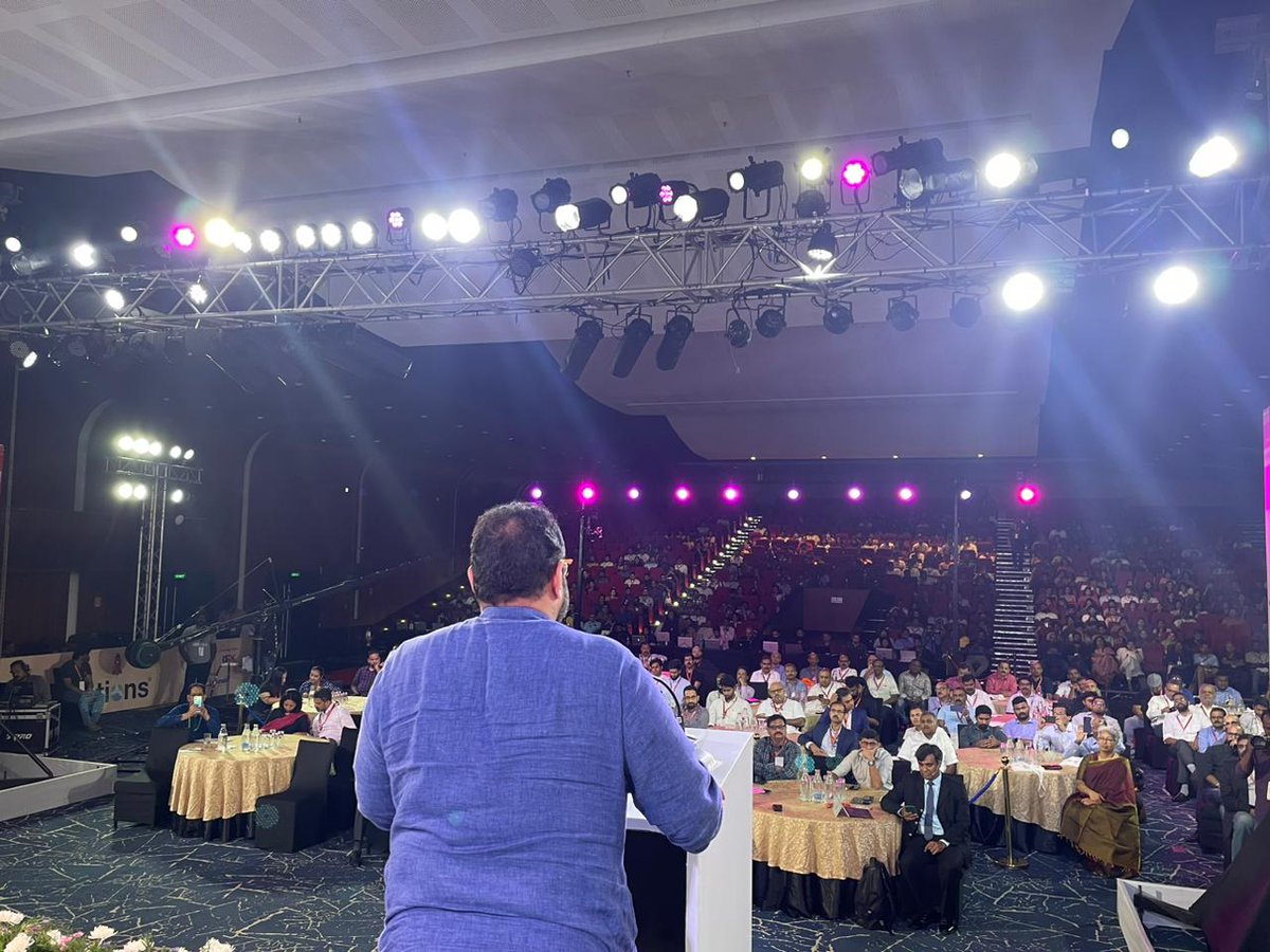 PIBTvpm's tweet image. &quot;നവീകരണവും വെല്ലുവിളികളും  ആധുനിക ലോകത്ത് സാധാരണമാണ്...
സാങ്കേതികരംഗത്ത് ഞാൻ  35 വർഷം ചെലവഴിച്ചു, പക്ഷേ അതിന്റെ ഭാവി ഇന്ന് കാണുന്നതുപോലെ ശോഭയുള്ളതായി കാണപ്പെട്ട ഒരു കാലം ഉണ്ടായിട്ടില്ല” - @Rajeev_GoI 

 @manoramaonline ‘s #Techspectations2023 

#PIBKochi @MeityPib @PIB_India