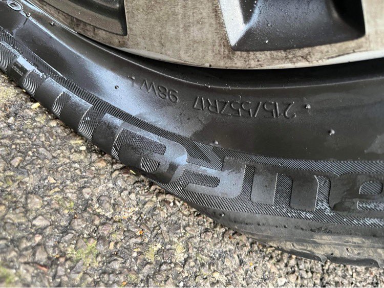 missgsy's tweet photo. So did not need this at 23:30 last night, after skittles!! Luckily my lovely skittlers helped me out, to get home & my car to somewhere safe! Now to get it replaced! The foam stuff was no good in this case! 🙈 #damselindistress #onlyflatonthebottom https://t.co/tXiyPFugjJ