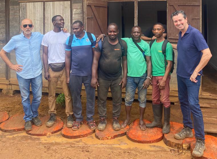WoodboisLtd's tweet photo. Saturday 11 Feb. Rodrigue’s team receiving congratulations from CEO Paul Dolan for being team of the week at Woodbois’ Mouila #sawmill.
#woodbois #employeesoftheweek #employeespotlight https://t.co/Wcvtfyu4Vs