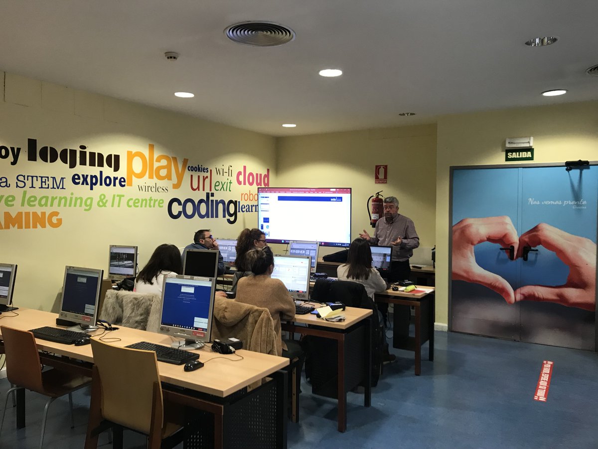 bibillescas's tweet photo. Da comienzo el Taller en el Centro de Internet de la Biblioteca Central de Illescas. Linkedin, marca personal y búsqueda de empleo.
#bibillescas #centrodeinternet #talleres #formacion https://t.co/cwBNsWs9DC