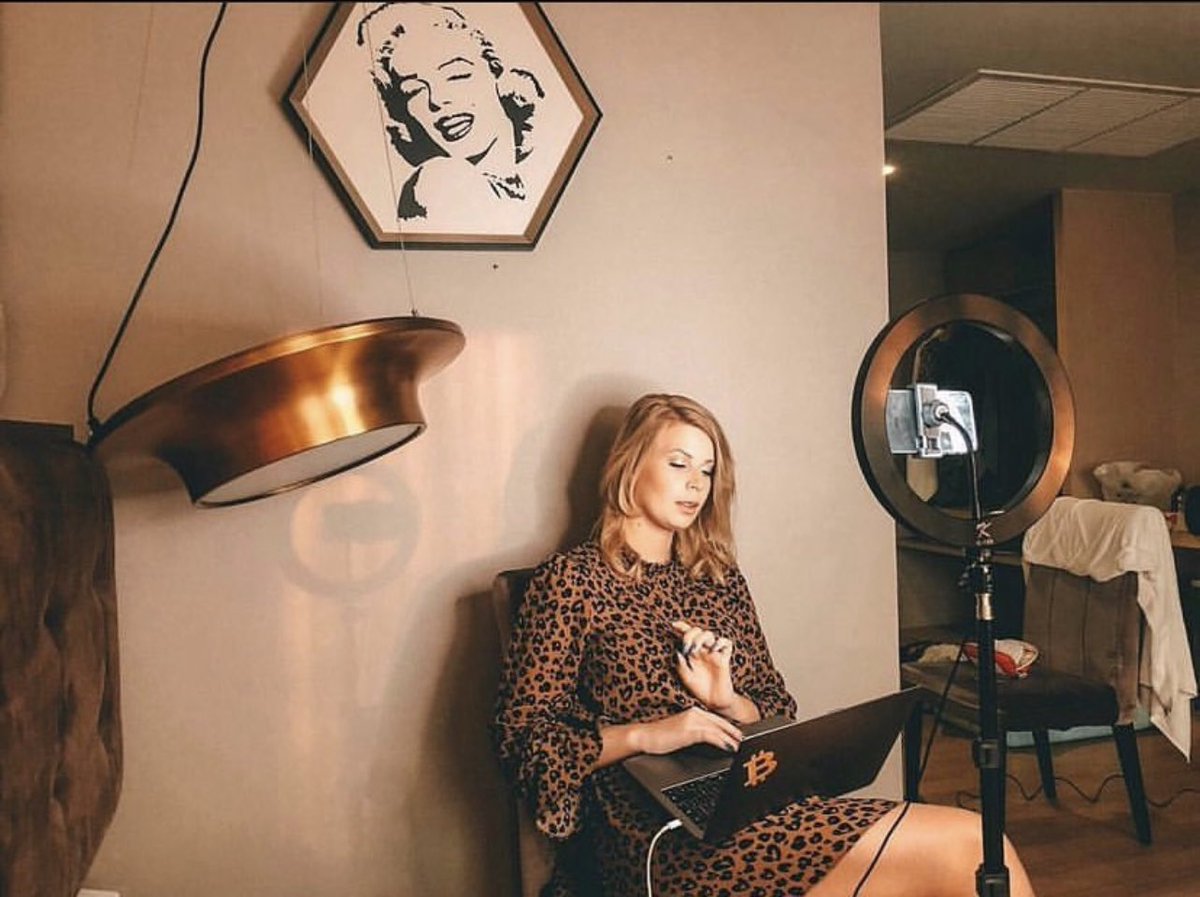 bitcointrader_q's tweet image. Learning how to use this FREE app has helped me create multiple 6 figures 
If you are not making money from your phone and you are on your phone all the time then you are just simply wasting your time!💯🔑💯🔑💯🔑💯🔑💯🔑