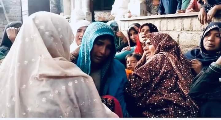 MevSamaj2's tweet photo. #justice_for_nasir_junaid
मेवात इलाक़े में हत्याओं का सिलसिला कब थमेगा? मेवाती की मां-बहनें कब तक रोती रहेंगी ? मेवात इलाक़े को लगातार निशाना बनाया जा रहा है। पिछले 20 दिन में ये तीसरी हत्या है। आखिर कब तक ऐसा चलेगा ? 

#Justice_For_Nasir_Junaid https://t.co/TPFjbWbpQ4