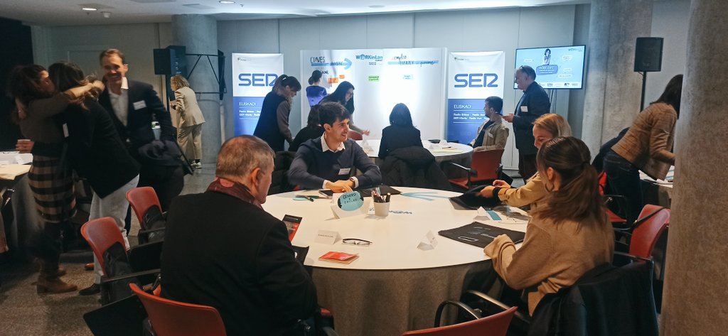 SEReuskadi's tweet photo. #Workafe en @Euskalduna_eus de la mano de Miriam Artola de @muxotepotolobat y @SEReuskadi
@workinlansummit
'El empleo en la Euskadi que queremos' https://t.co/kF0jPEXfxE