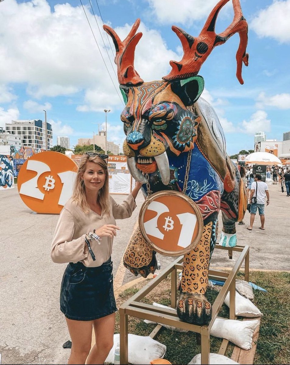 bitcointrader_q's tweet image. If you&apos;re new on Bitcoin and you&apos;re interested in making money online with Bitcoin but you don&apos;t know how to get started, DM let negotiate on how you can start up your investment on Bitcoin option trading