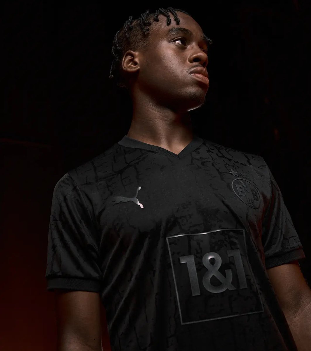 ActuFoot_'s tweet photo. 🚨 OFFICIEL !

Dortmund et Puma dévoilent un nouveau maillot spécial, qui sera porté ce week-end par les joueurs du BVB. ⚫️😍 https://t.co/F6qR9SM3Wj