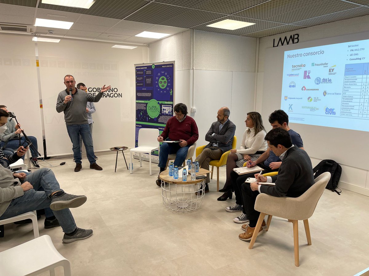 Ibercivis's tweet photo. La Alianza del Dato: comienza una jornada en el @laaab_es para unir a ciudadanía, academia, empresa y administración pública. Con ponentes de lujo.
En este hilo os iremos contando todo sobre el evento 🧵
#datos #Decido
@Decido_h2020 https://t.co/t5i0tRJzpL
