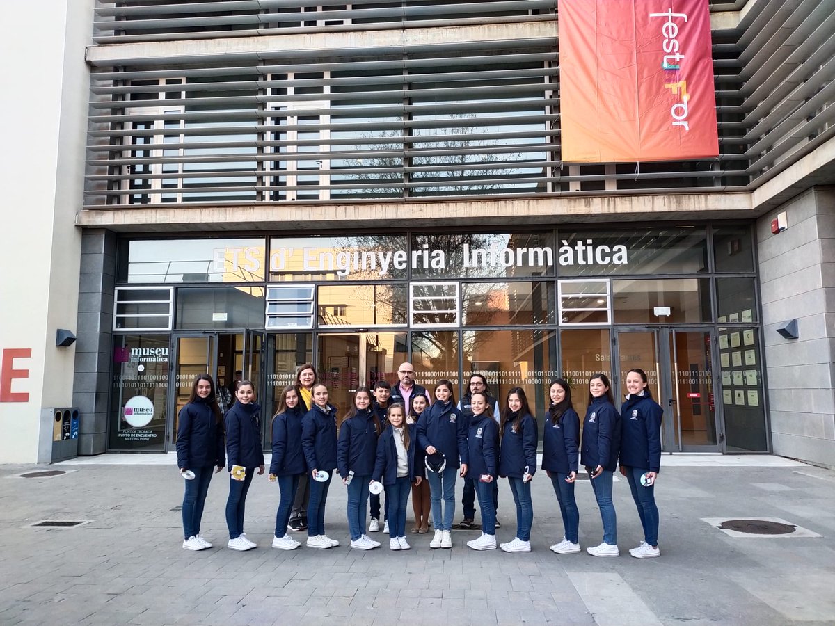 MuseuInfUPV's tweet photo. Ayer recibimos la visita de la FMIV Paula Nieto y su Corte de Honor @jcf_falles a nuestro @museuinfupv también disfrutaron de nuestro taller de Scratch. Todo un placer teneros aquí, en nuestra universidad @UPV . #etsinf #instaupv #informatica #fallas2023 #jcf_falles #ODS4 https://t.co/8CLj3GYVdf