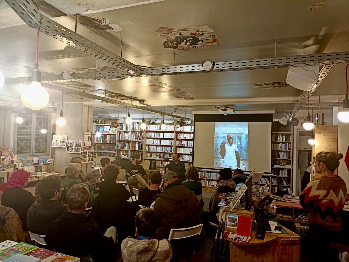 Merci au public de la <a href="/LaCavale_Mtp/">Librairie La Cavale · Montpellier · 📚</a> pour l’accueil chaleureux hier à la librairie. Et bravo Marguerite et <a href="/sylvertschy/">Sylvain Bertschy</a> pour la qualité de votre animation ! Je reviendrai avec plaisir pour mon prochain livre. <a href="/les_arenes/">Éditions Les Arènes</a> <a href="/RomanPhotoDoc/">Les Femmes du Lien</a> #Montpellier