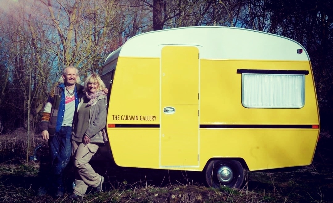 TheEnglishCarav's tweet photo. Wonderful memories working with Jan Williams and Chris Teasdale ππππ
#theenglishcaravancompany #thecaravangallery #vintagecaravanworkshop #replica #vintagecaravan #prideofplaceproject #art #artist #christeasdale #JanWilliams https://t.co/YyVyMjrSdP