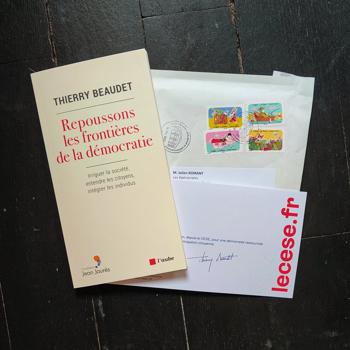 Est-ce qu'on propose à <a href="/ThierryBeaudet/">Thierry Beaudet</a> (pdt <a href="/lecese/">CESE</a>) de prendre l'apéro avec nous pour discuter de la manière de "repousser les frontières de la démocratie" ? Petit sondage chez #LesApérocrates à qui il vient gentiment d'adresser son nouveau bouquin...
 
🗳️facebook.com/groups/4858566…
