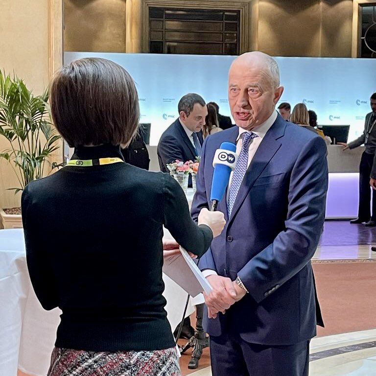 Dóra Diseri tweet media