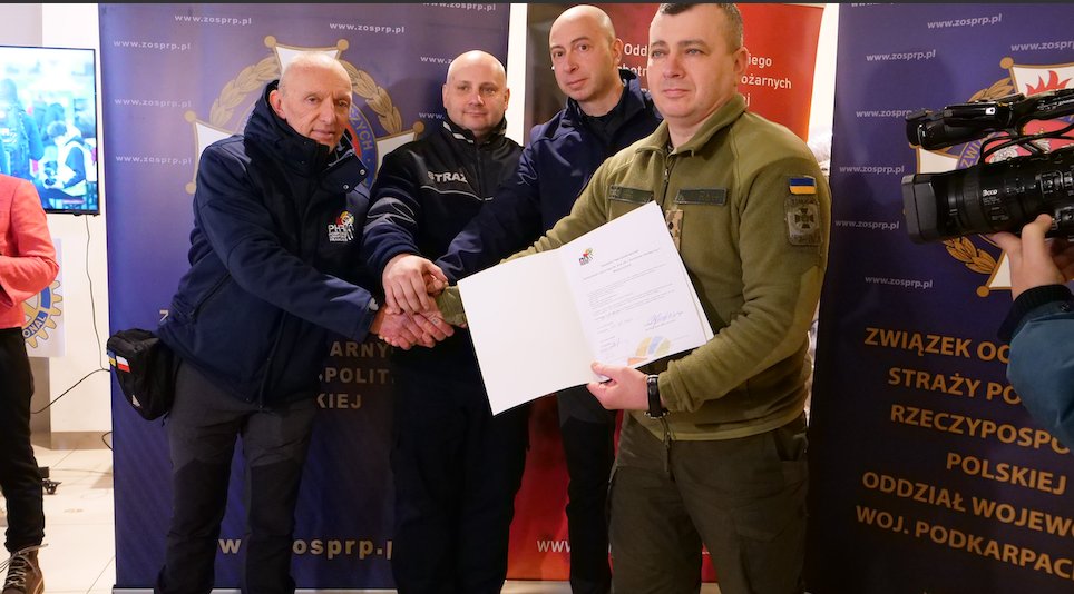 🇺🇦🇵🇱 Le projet de don d’une unité mobile de soins avec <a href="/pohf42/">PHF</a>  touche à sa fin...
Une aventure humaine qui montre, plus que jamais, l’importance de trouver du sens dans son activité et de porter haut ses valeurs
📲 Pour en savoir plus, rendez-vous sur : romanesigaud.com/responsable-co…