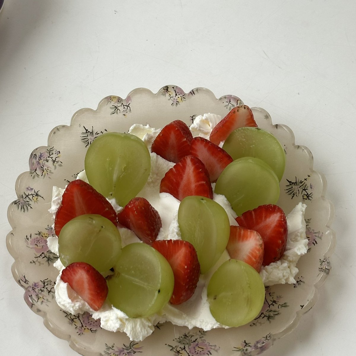 แก ครีมชีสยี่ห้อนี้อร่อยมากกก นี่ชอบเอามากินกับผลไม้ บอกเลยโครตฟิน555555 นัวมาก มันมากกกก ✨🤏🏻