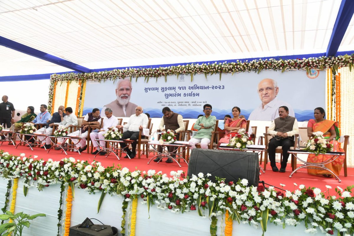 CollectorGnr's tweet photo. આજ તા.૧૭/૦૨/૨૦૨૩ના રોજ ગાંધીનગર તાલુકાના ખોરજ ગામ ખાતે માન. મુખ્યમંત્રીશ્રીએ ભૂમીપૂજન કરી રાજ્યવ્યાપી સુજલામ-સુફલામ જળ અભિયાનના છઠ્ઠા ચરણનો પ્રારંભ કર્યો. @CMOGuj @revenuegujarat @infogujarat https://t.co/RXAvMxvNEd