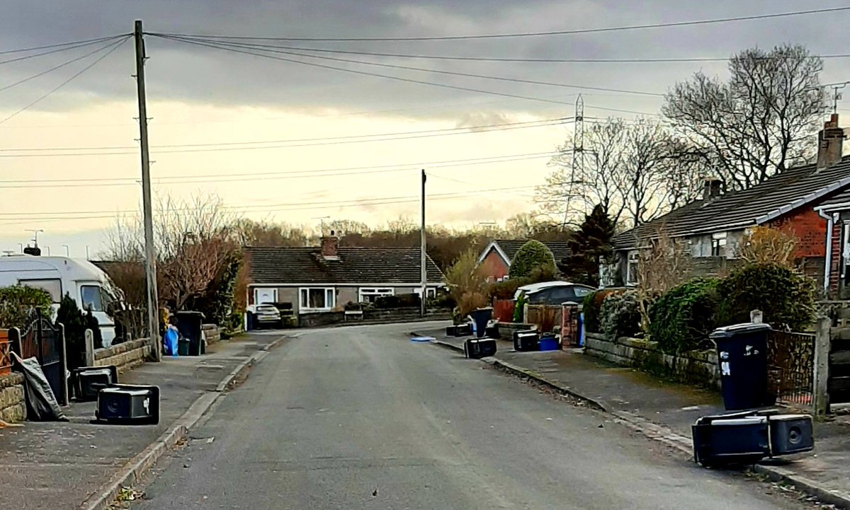 #windy #recycling day #Mold #NorthWales Black bins are down.
