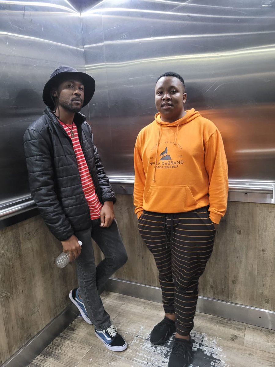 Slabsta's tweet photo. Studio sessions with @3Gee_Official are always interesting because I really love RnB music and producing it just makes me even happier. Can't wait for this dude to blow up big time! 🇿🇦💪🏾 #SpaneKeSpane https://t.co/aJEBEkOJgm
