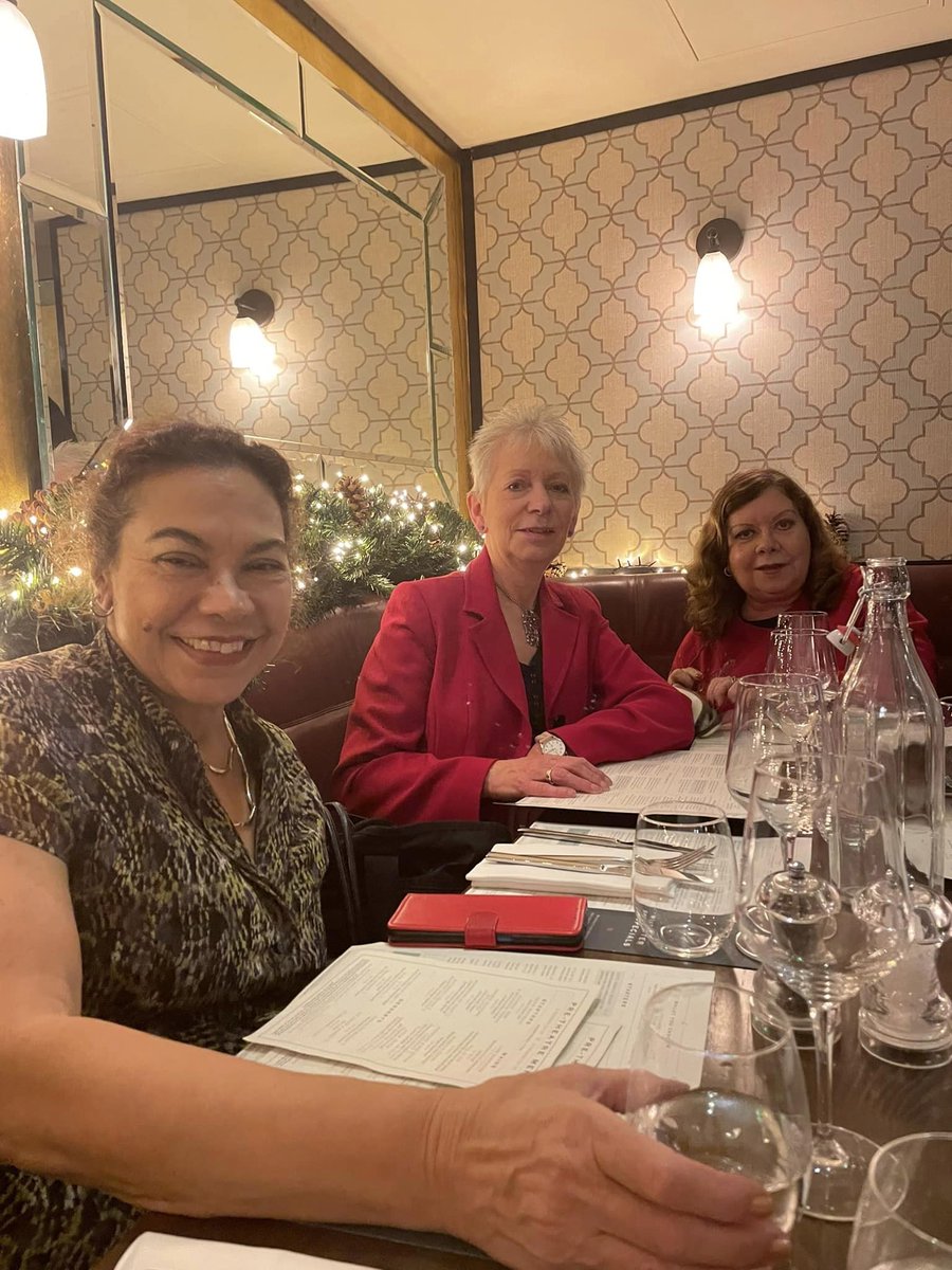 EventPlannersLn's tweet photo. Venues, are you tired of seeing these liggers at events? Are these the worst liggers in London? Answers on a postcard please. #eventprofs #eventliggers #liggersoflondon https://t.co/HUTS29aAo6