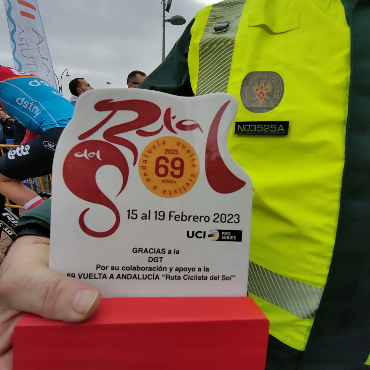 MJMorilla1's tweet photo. La Ruta del Sol da nombre a la Vuelta Ciclista Andalucía que comienza su tercera etapa en nuestra #AlcaládeGuadaíra llena de energía y buenas vibraciones.
Mucha fuerza a los ciclistas.
Quiero dar la enhorabuena a la organización y fuerzas de seguridad.
#VueltaCiclistaAndalucía https://t.co/OTW7vBI2FC