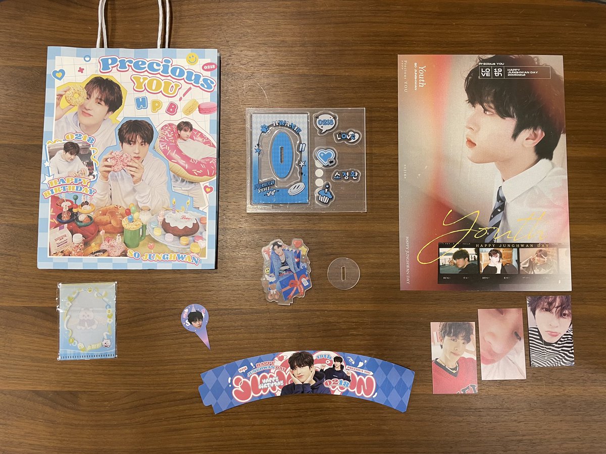 ☆𝑱𝑼𝑵𝑮𝑯𝑾𝑨𝑵 𝟏𝟗𝒕𝒉 𝑩𝑰𝑹𝑻𝑯𝑫𝑨𝒀 𝑷𝑹𝑶𝑱𝑬𝑪𝑻☆

- 𝑷𝒓𝒆𝒄𝒊𝒐𝒖𝒔 𝒀𝒐𝒖 ·𝑩𝒊𝒓𝒕𝒉𝒅𝒂𝒚 𝑪𝒂𝒇𝒆 -

📍GUANGZHOU/CHENGDU/BEIJING
📅 𝟎𝟐/𝟏𝟖

#TREASURE #트레저 #SOJUNGHWAN #소정환 #ジョンファン #苏庭焕
