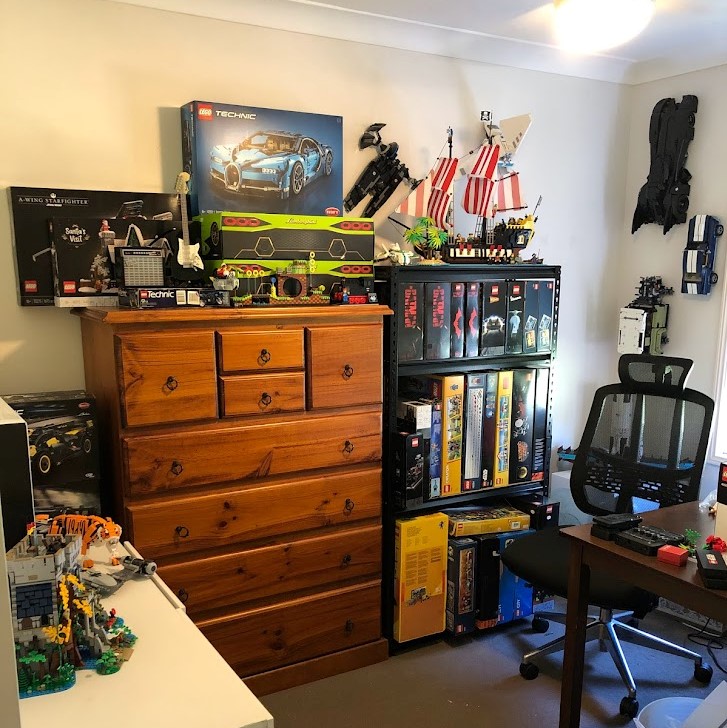 MadDadBricks's tweet photo. Pretty pleased with how the "office" is coming together. ππ
#buildlikemad
#lego #afol #legominifigures #legofan #legostarwars #legophoto #legomoc #starwars #minifigures #legomania #legocity #legoinstagram #legolife #toys #ninjago #moc #brickcentral #legobricks #legocollection https://t.co/imaWjaitah