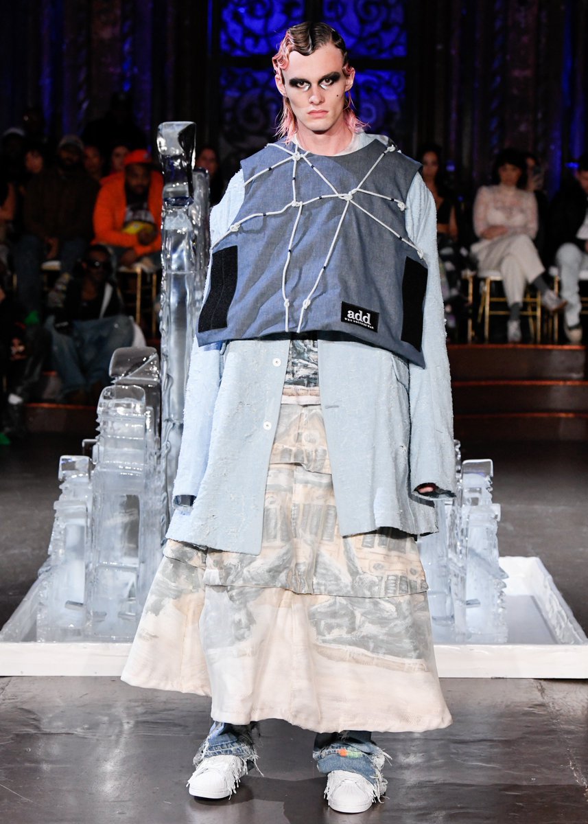 erranistudio's tweet photo. Who Decides War for Add.

The collection brings together add®’s research-driven technological approach and Who Decides War’s signature denim silhouettes and hand-crafted, texturized techniques.

#WDWxADD #ErraniStudio #PressOffice https://t.co/pOC1ztPQdj